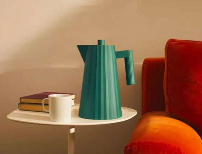 Gr&oslash;nn Pliss&eacute; Elektrisk vannkoker 1,7 liter by Alessi